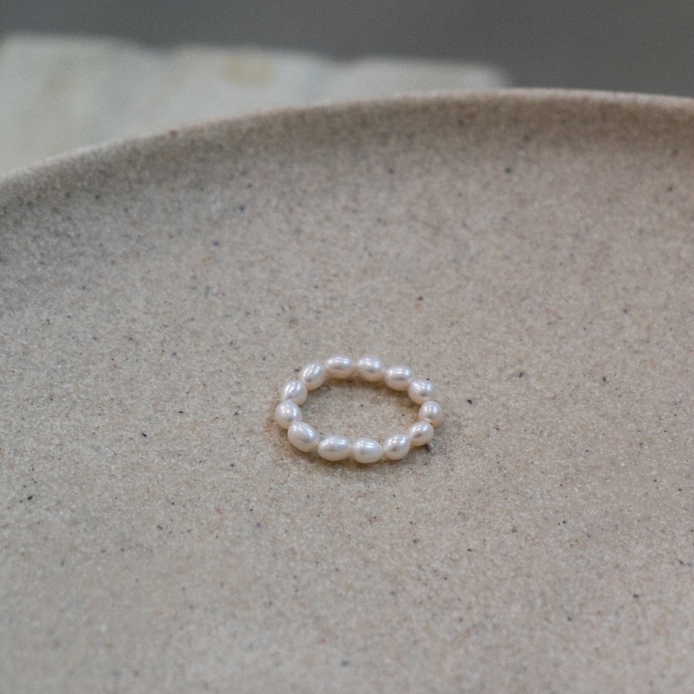 ANGIE THE LABEL - Amara Pearl Ring - Cream